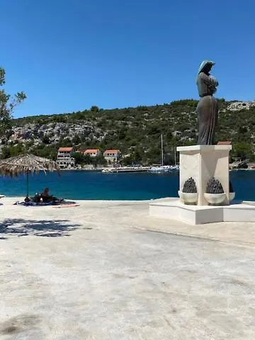 Olea Daire Veliki Drvenik